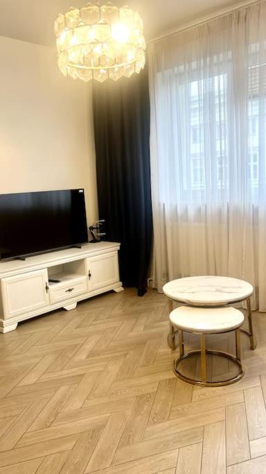 B&W Luxurious Apartment In The Heart Of Breslavia Esterno foto